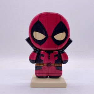 Deadpool in legno creazione artigianale