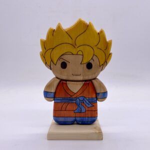 Goku Super Saiyan in legno creazione artigianale